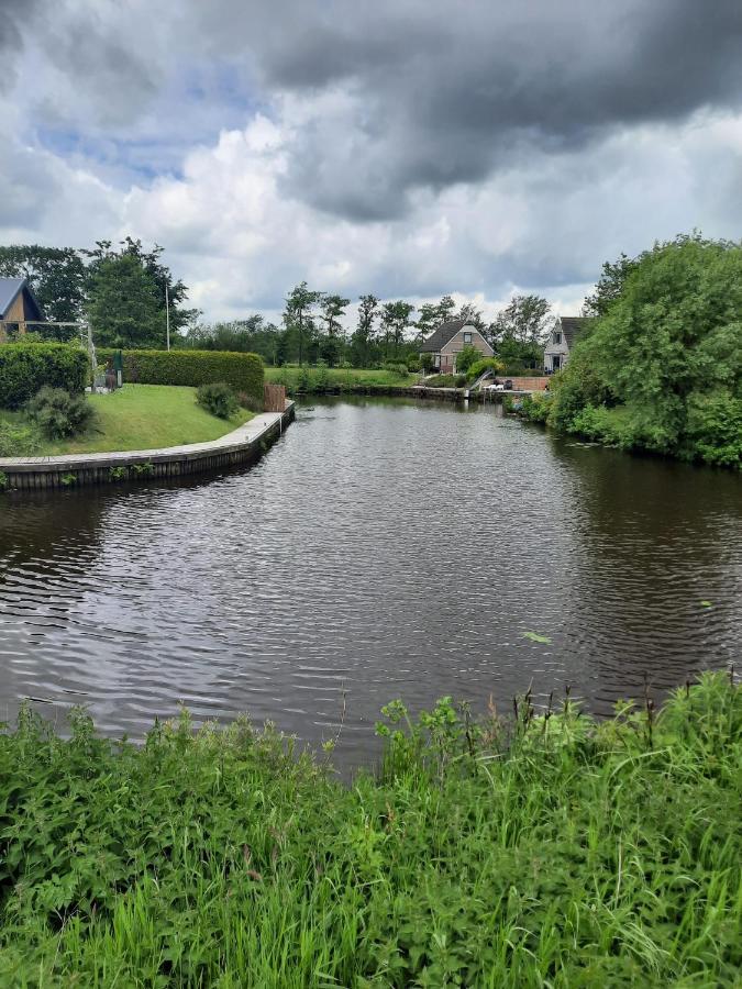 Waterhuis Friesland Oudwoude Exterior photo