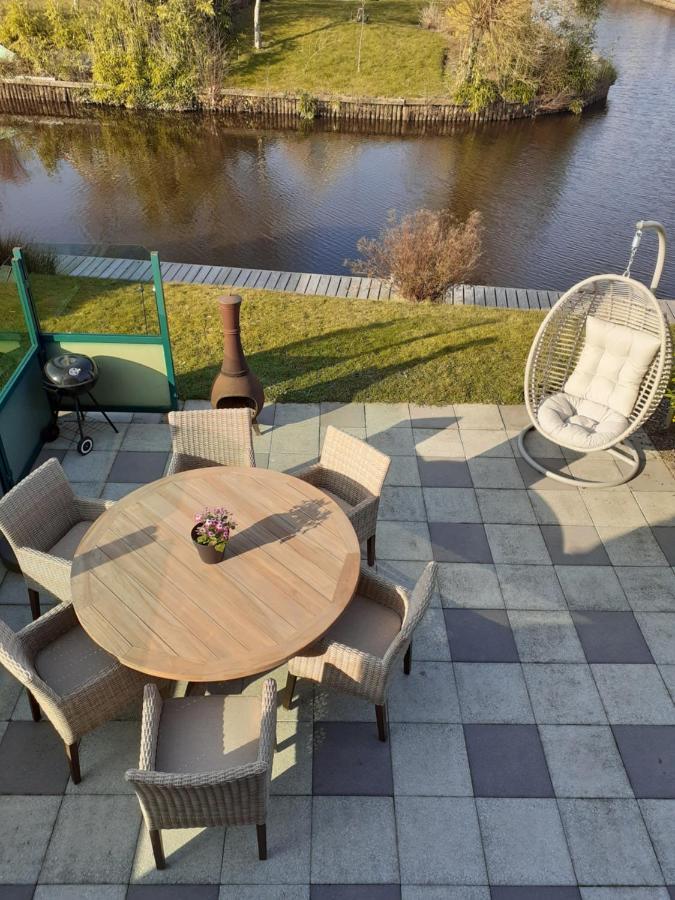 Waterhuis Friesland Oudwoude Exterior photo