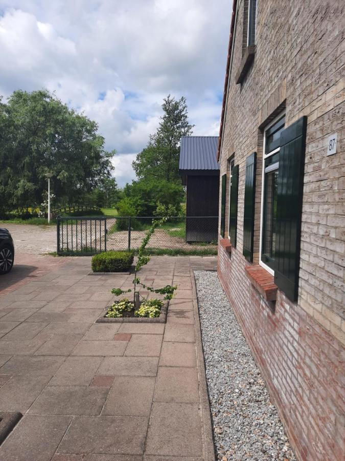 Waterhuis Friesland Oudwoude Exterior photo