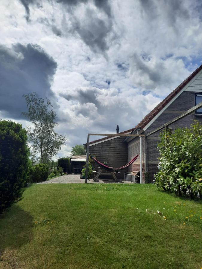 Waterhuis Friesland Oudwoude Exterior photo